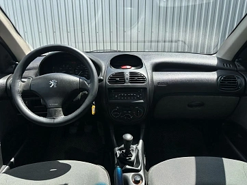 Peugeot 206, 2008г, передний привод, механика