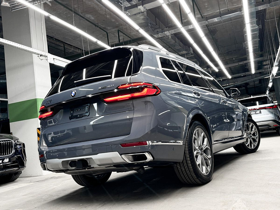 BMW X7, 2023г., полный привод, автомат