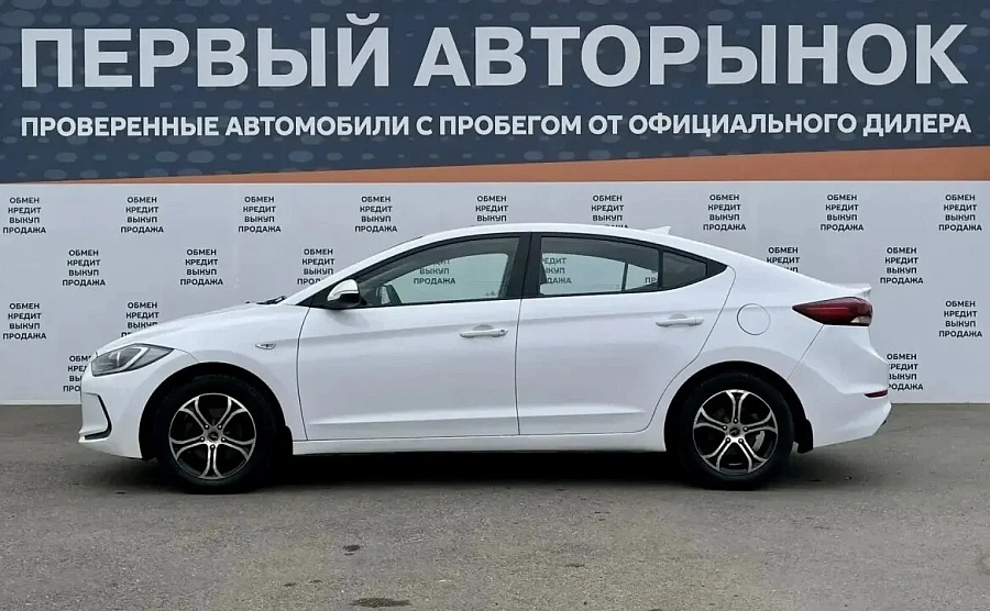 Hyundai Elantra, 2018г., передний привод, автомат