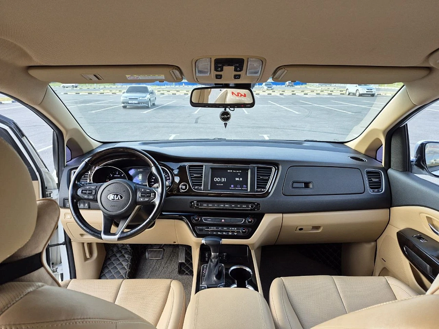 Kia Carnival, 2019г., передний привод, автомат
