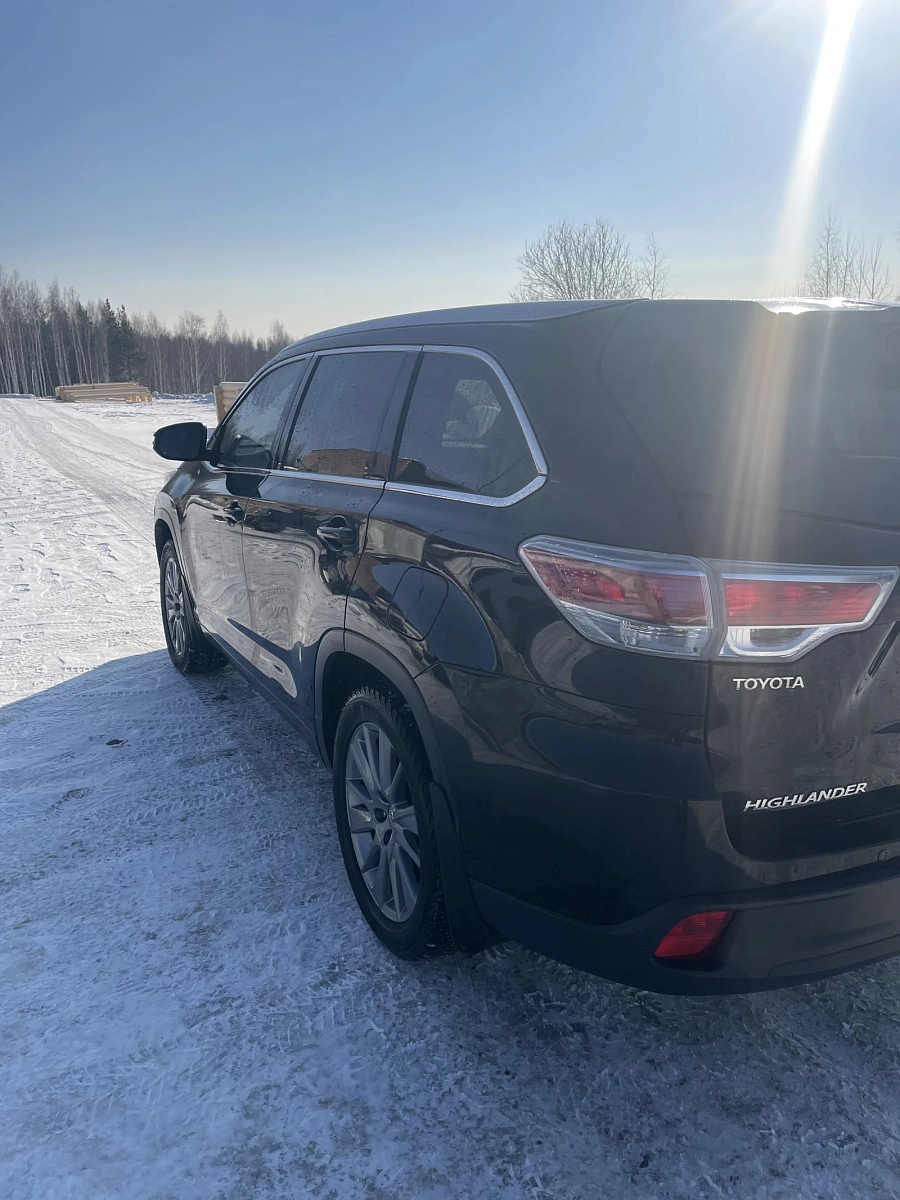 Toyota Highlander, 2015г., полный привод, автомат