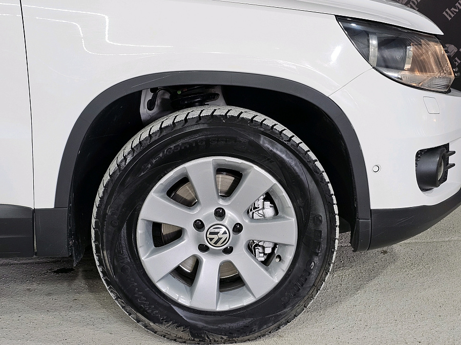 Volkswagen Tiguan, 2013г., передний привод, робот