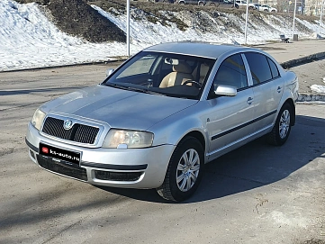 Skoda Superb, 2003г, передний привод, автомат