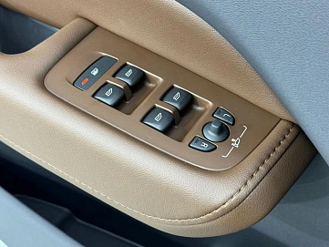 Volvo XC60, 2024г, полный привод, автомат