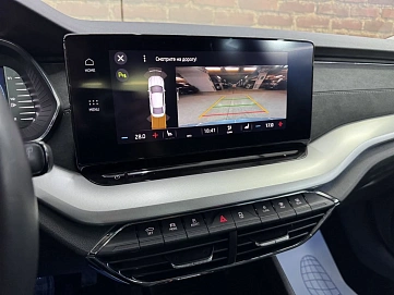Skoda Octavia, 2021г, передний привод, автомат