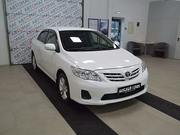 Toyota Corolla, 2012г, передний привод, механика