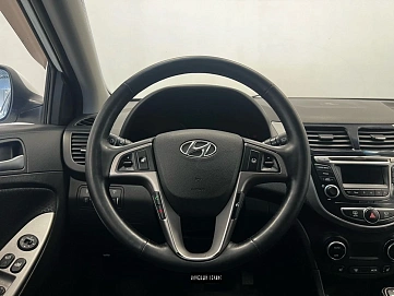 Hyundai Solaris, 2015г, передний привод, автомат