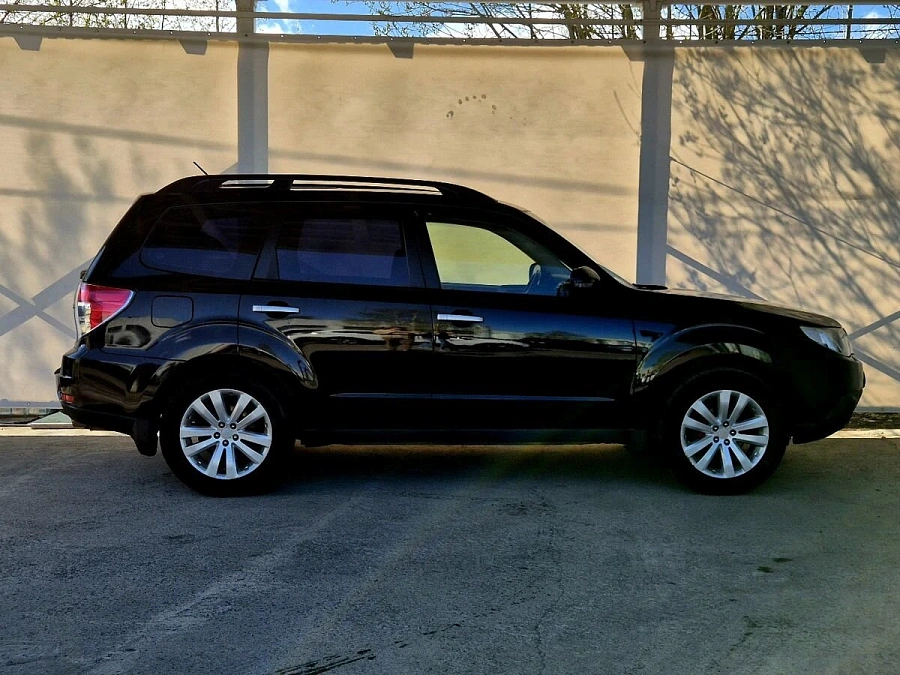 Subaru Forester, 2011г., полный привод, механика