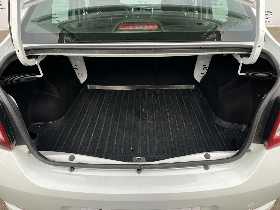 Renault Logan, 2020г., передний привод, автомат