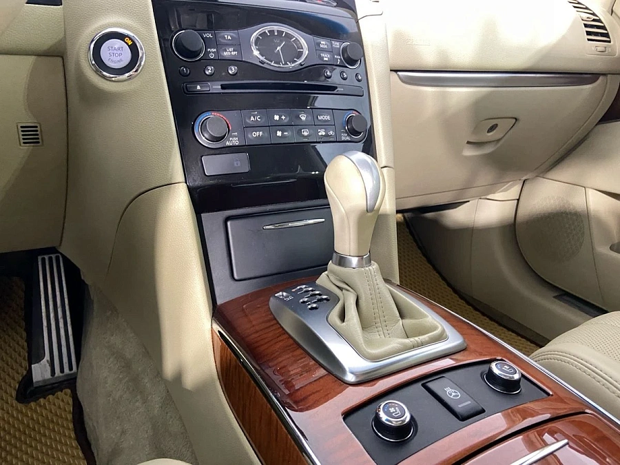 Infiniti QX70, 2014г., полный привод, автомат