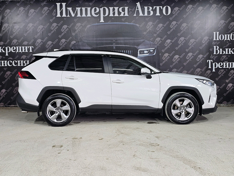 Toyota RAV4, 2019г., передний привод, вариатор