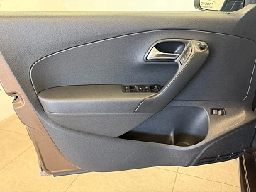 Volkswagen Polo, 2017г, передний привод, автомат