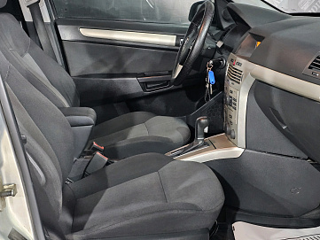 Opel Astra, 2007г, передний привод, автомат