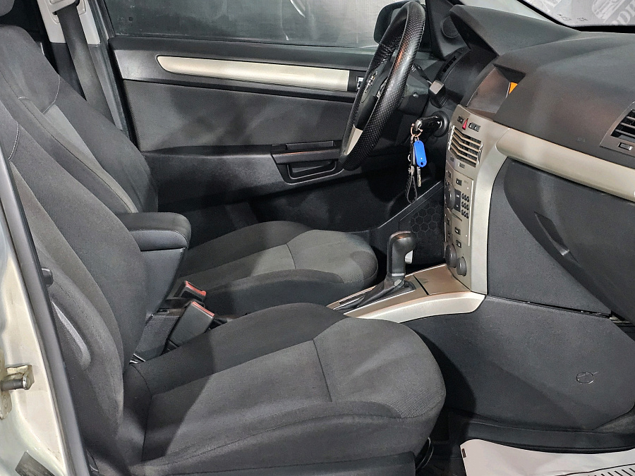 Opel Astra, 2007г., передний привод, автомат