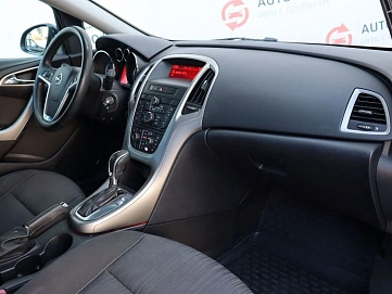 Opel Astra, 2010г, передний привод, автомат
