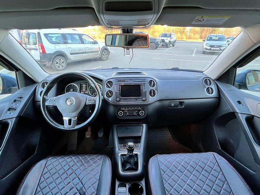 Volkswagen Tiguan, 2011г., передний привод, механика