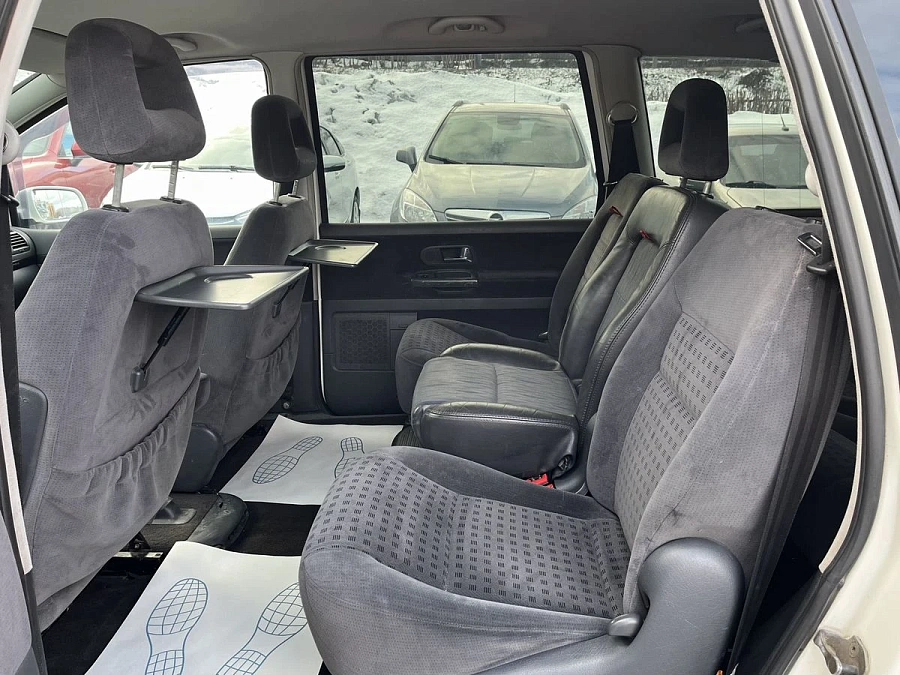Volkswagen Sharan, 2003г., передний привод, автомат