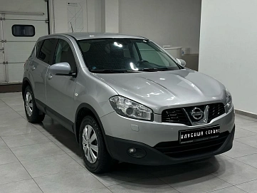 Nissan Qashqai, 2010г, передний привод, механика