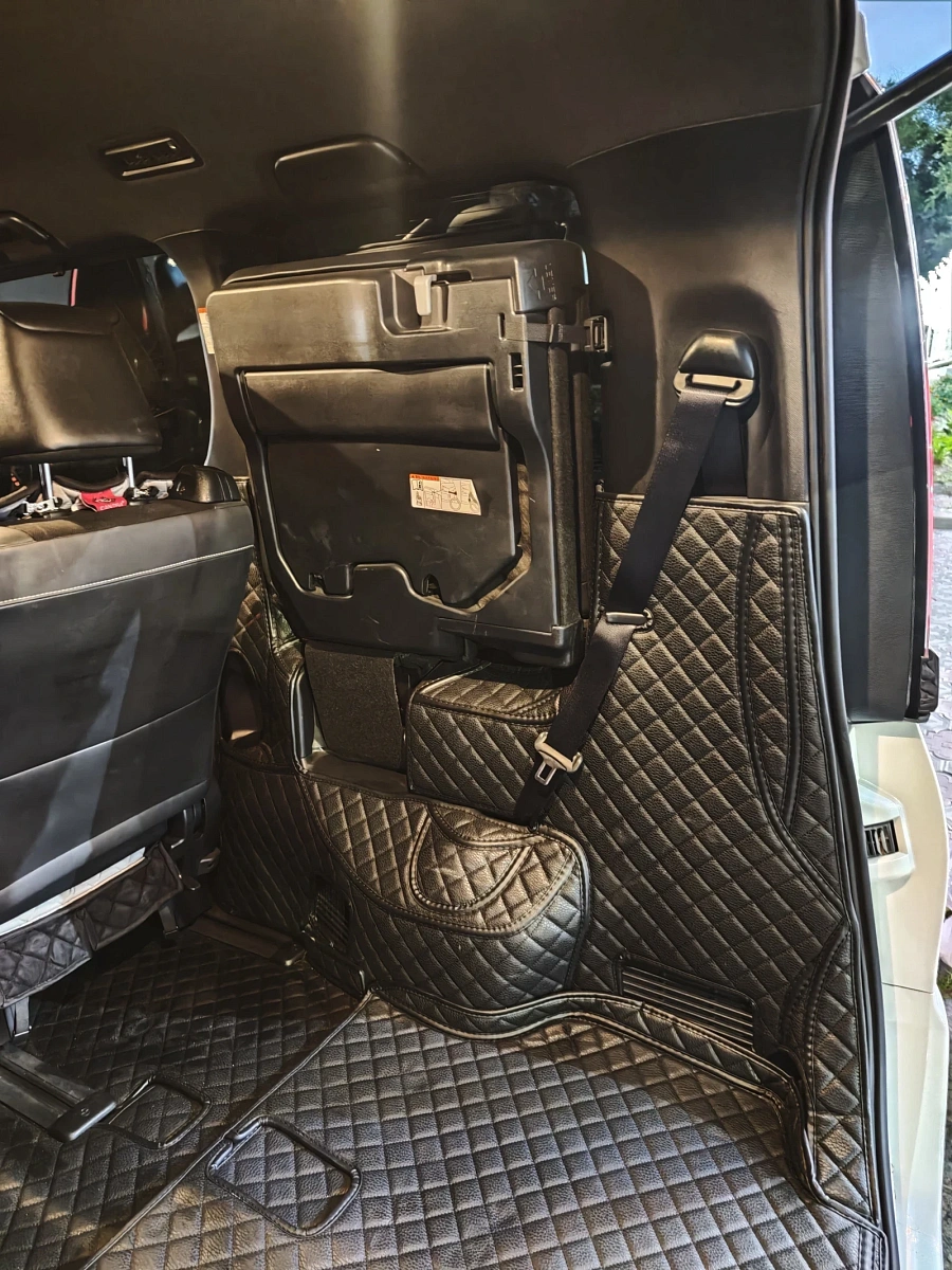 Toyota Noah, 2019г., передний привод, вариатор