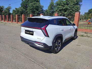 Geely Atlas, 2024г, передний привод, робот