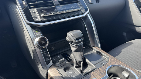 Toyota Land Cruiser, 2021г, полный привод, автомат