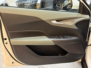 Changan Lamore, 2024г., передний привод, робот