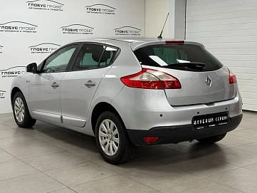 Renault Megane, 2011г, передний привод, автомат