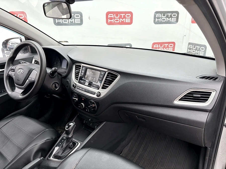 Hyundai Solaris, 2021г., передний привод, автомат