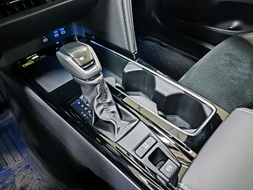 Toyota Camry, 2024г, передний привод, вариатор