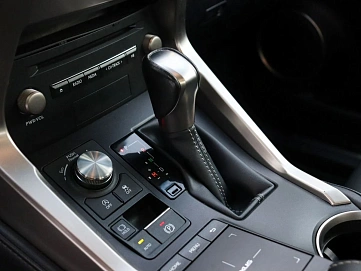 Lexus NX, 2017г, полный привод, вариатор