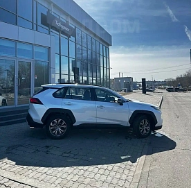 Toyota RAV4, 2023г, полный привод, вариатор