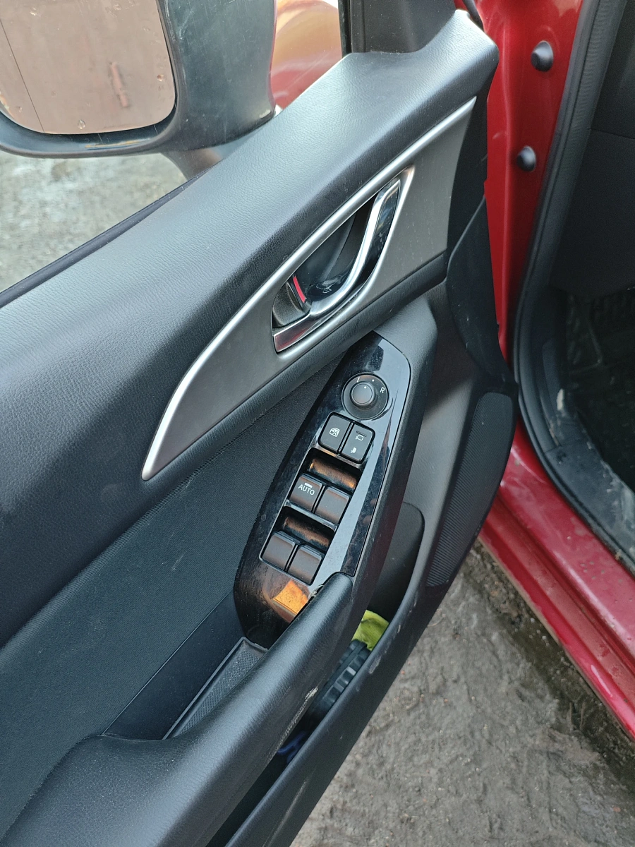 Mazda 3, 2018г., передний привод, автомат