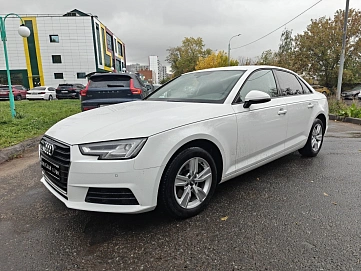 Audi A4, 2019г, передний привод, робот