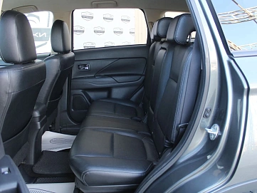 Mitsubishi Outlander, 2015г, полный привод, вариатор