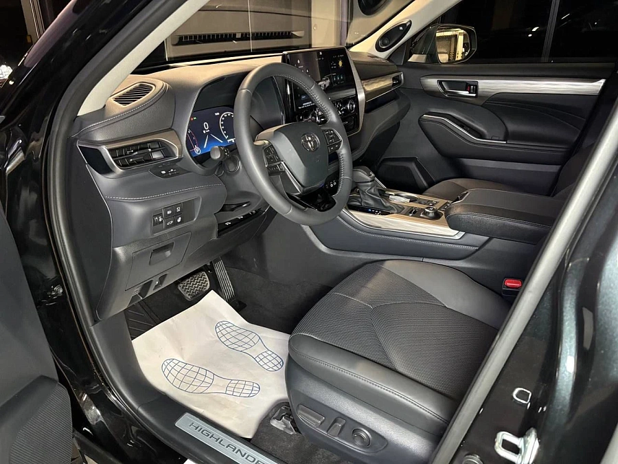 Toyota Highlander, 2025г., полный привод, автомат