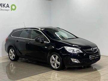 Opel Astra, 2011г, передний привод, механика