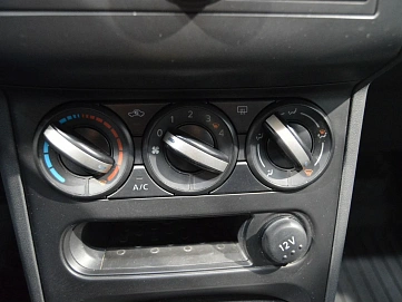 Nissan Qashqai, 2011г, передний привод, механика