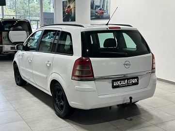 Opel Zafira, 2009г, передний привод, механика