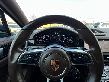 Porsche Cayenne, 2018г, передний привод, автомат
