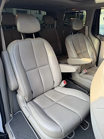 Kia Carnival, 2017г, передний привод, автомат