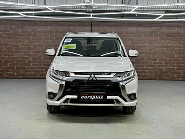 Mitsubishi Outlander, 2022г, передний привод, вариатор