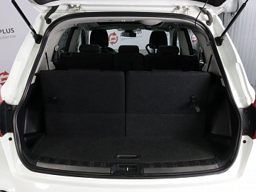 Nissan , 2012г., передний привод, механика