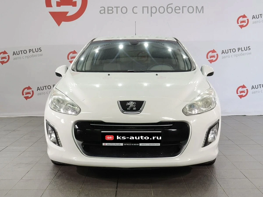 Peugeot 308, 2011г., передний привод, механика