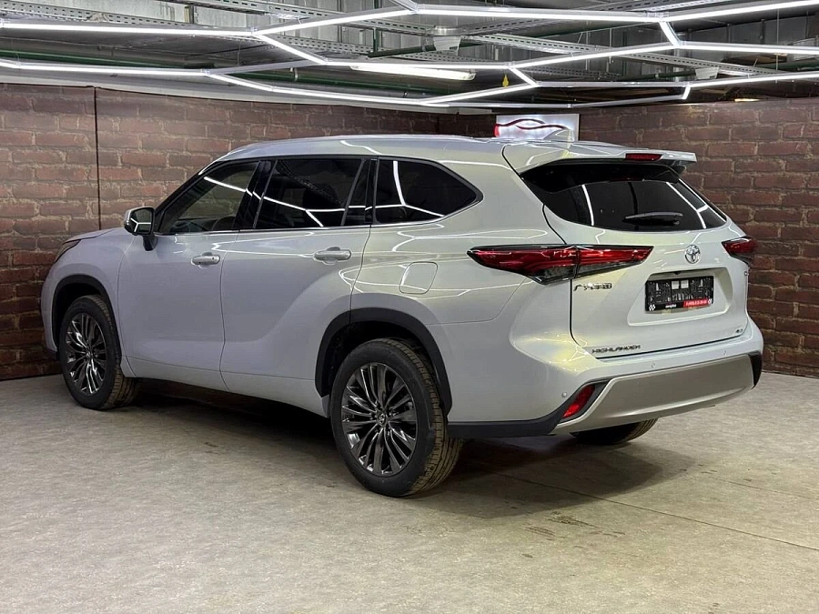 Toyota Highlander, 2025г., полный привод, автомат