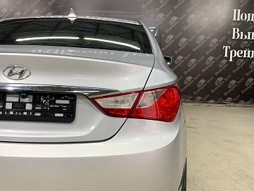 Hyundai Sonata, 2011г, передний привод, автомат