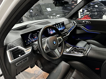 BMW X7, 2023г, полный привод, автомат