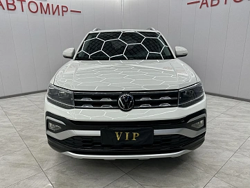 Volkswagen T-Roc, 2022г, передний привод, робот