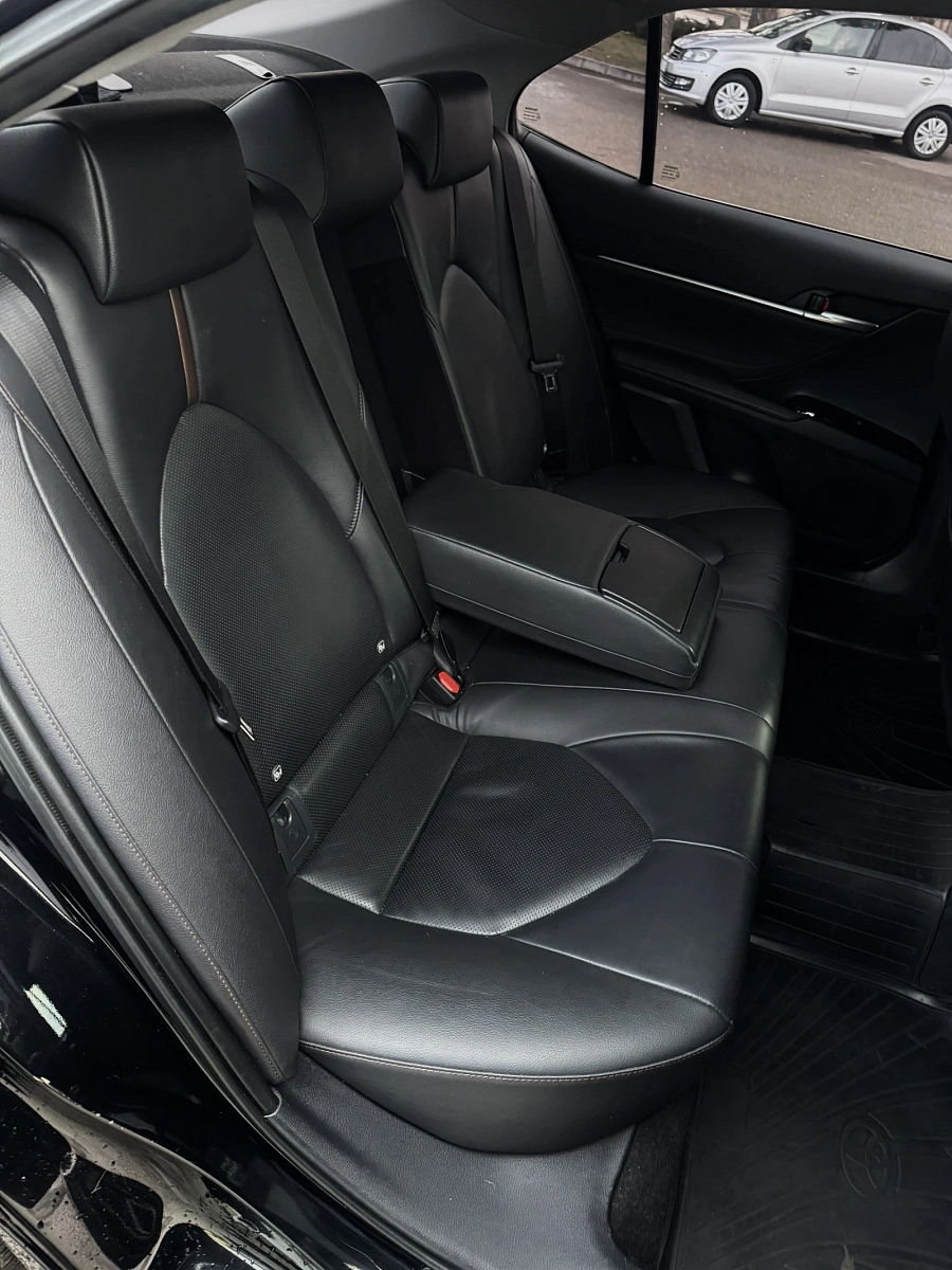 Toyota Camry, 2020г., передний привод, автомат