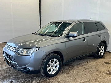 Mitsubishi Outlander, 2012г, передний привод, вариатор