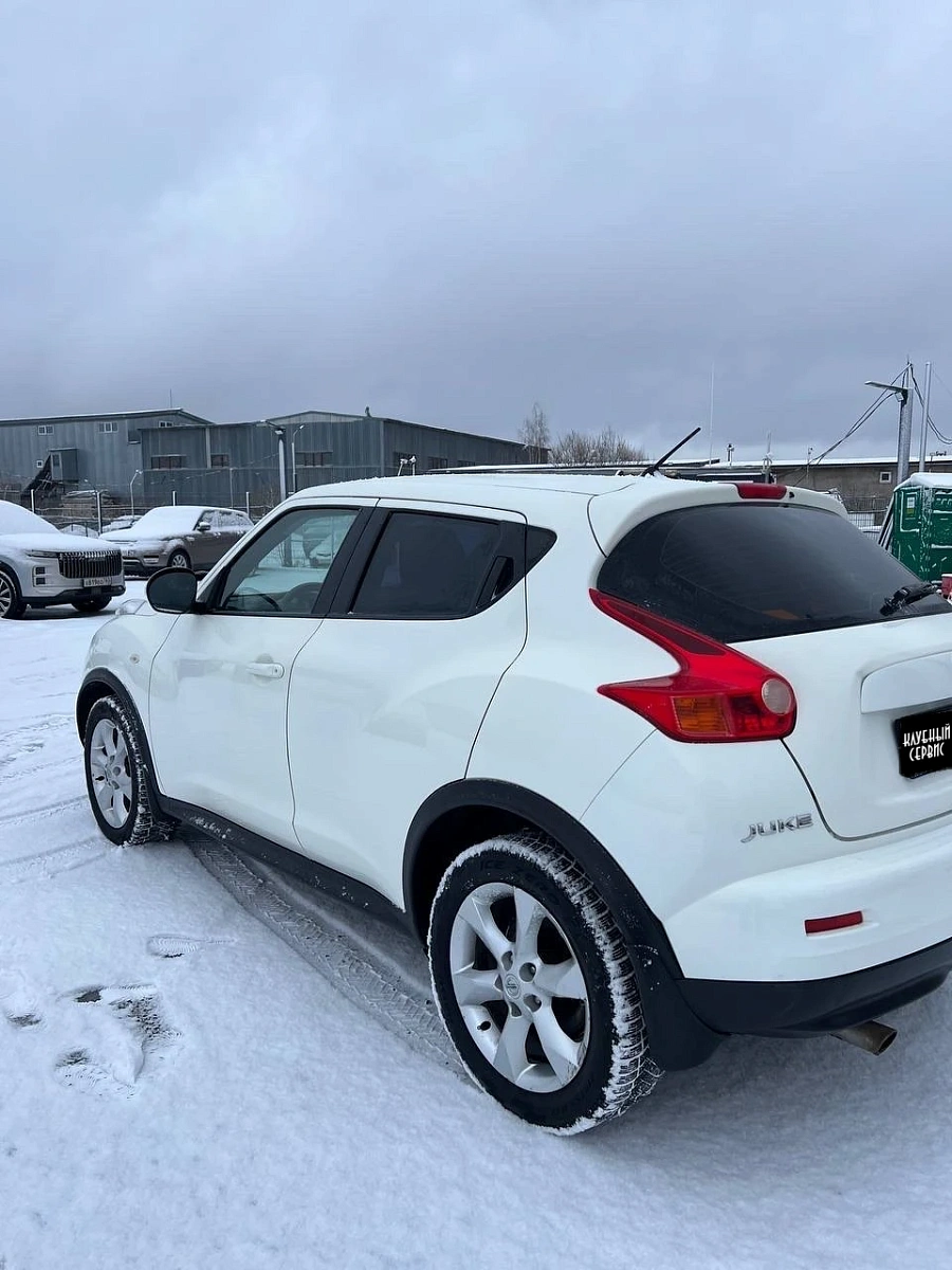 Nissan Juke, 2011г., передний привод, вариатор